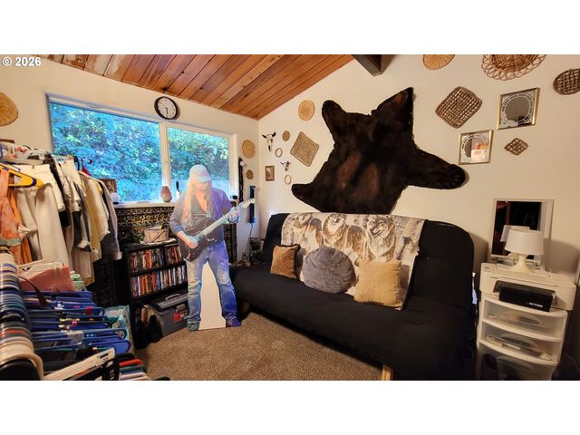 85266 CHEZEM Rd, Eugene, OR 97405