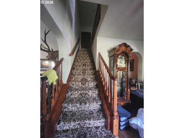 85266 CHEZEM Rd, Eugene, OR 97405