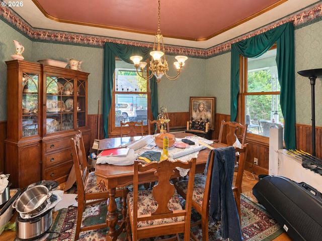 85266 CHEZEM Rd, Eugene, OR 97405