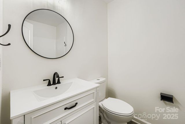 6104 Bridlewood Lane, Charlotte, NC 28215