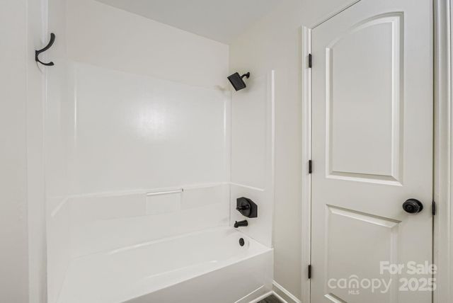 6104 Bridlewood Lane, Charlotte, NC 28215