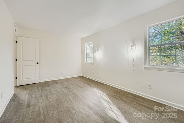 6104 Bridlewood Lane, Charlotte, NC 28215