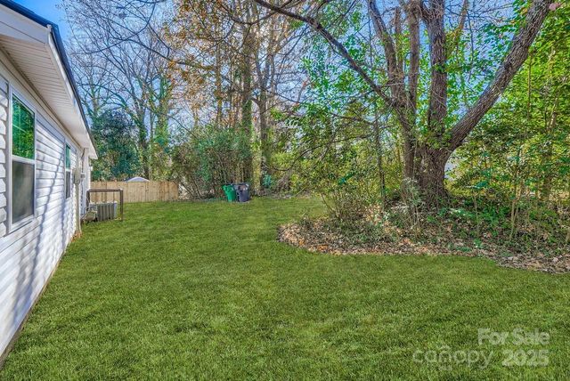 6104 Bridlewood Lane, Charlotte, NC 28215