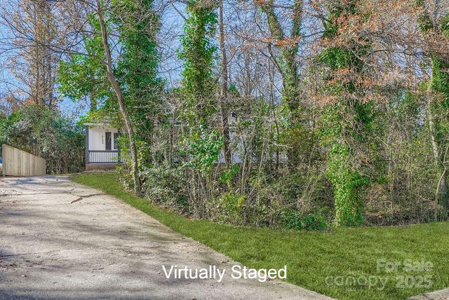 6104 Bridlewood Lane, Charlotte, NC 28215