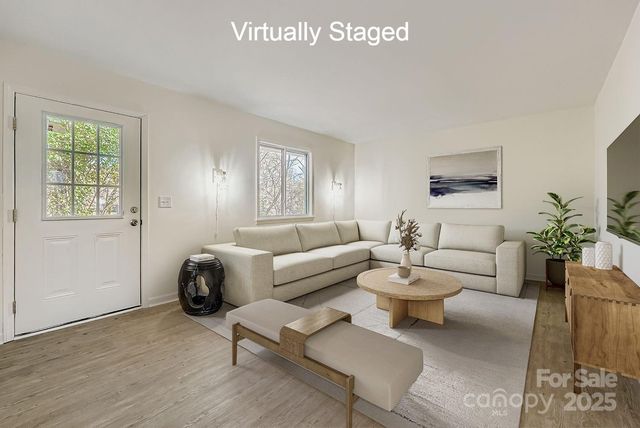 6104 Bridlewood Lane, Charlotte, NC 28215