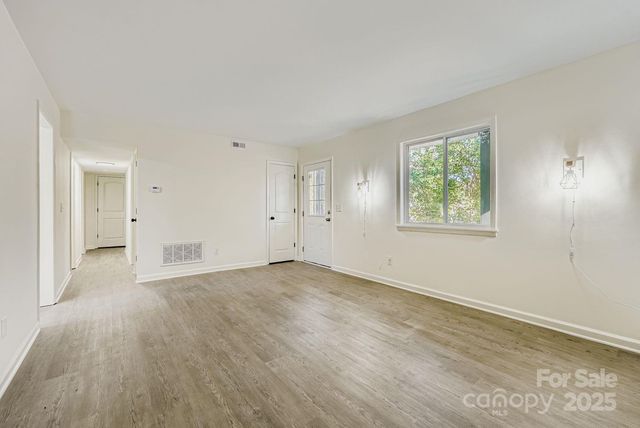 6104 Bridlewood Lane, Charlotte, NC 28215