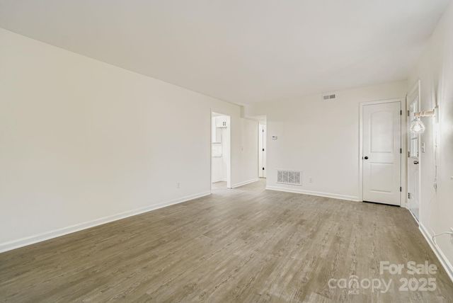 6104 Bridlewood Lane, Charlotte, NC 28215