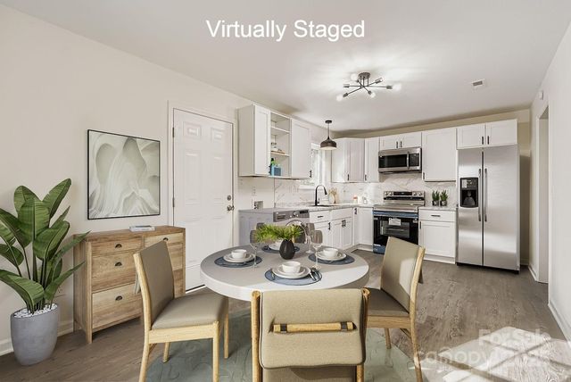 6104 Bridlewood Lane, Charlotte, NC 28215