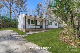 6104 Bridlewood Lane, Charlotte, NC 28215