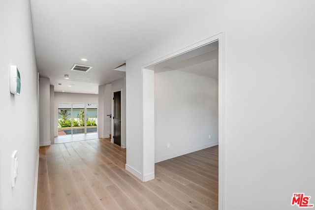 4963 CLYBOURN Avenue, Toluca Lake (los Angeles), CA 91601