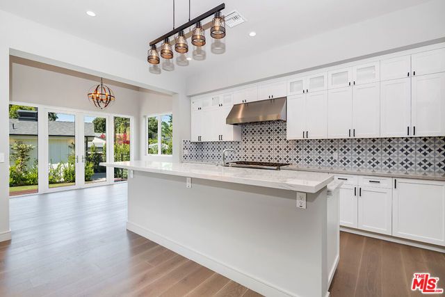 4963 CLYBOURN Avenue, Toluca Lake (los Angeles), CA 91601