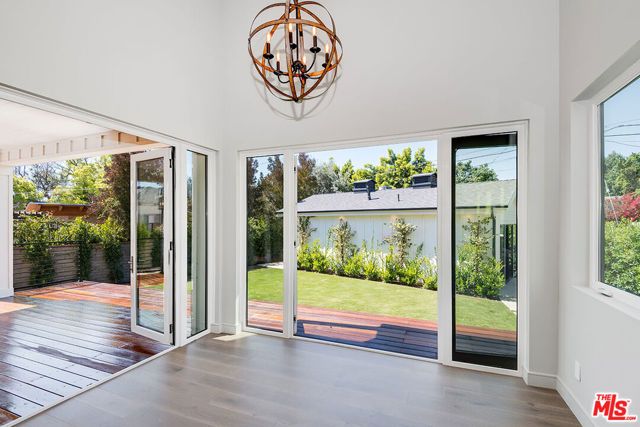 4963 CLYBOURN Avenue, Toluca Lake (los Angeles), CA 91601