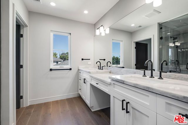 4963 CLYBOURN Avenue, Toluca Lake (los Angeles), CA 91601