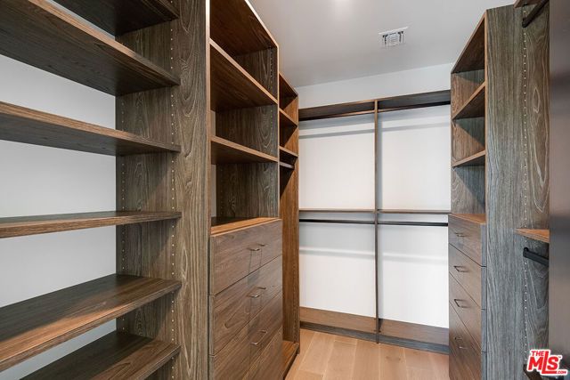 4963 CLYBOURN Avenue, Toluca Lake (los Angeles), CA 91601