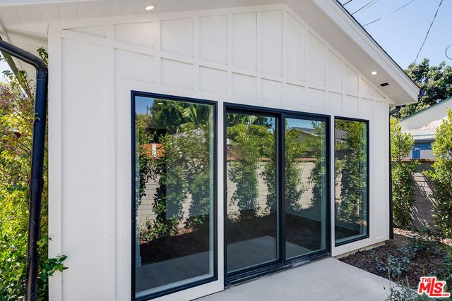 4963 CLYBOURN Avenue, Toluca Lake (los Angeles), CA 91601