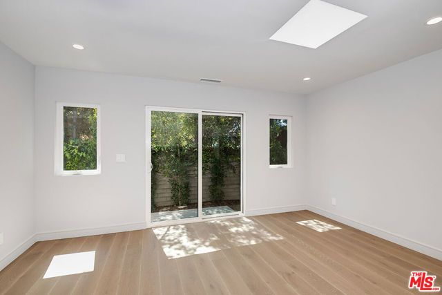 4963 CLYBOURN Avenue, Toluca Lake (los Angeles), CA 91601