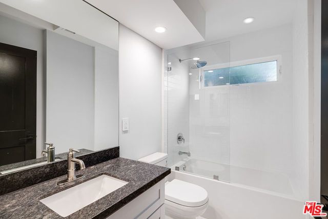 4963 CLYBOURN Avenue, Toluca Lake (los Angeles), CA 91601