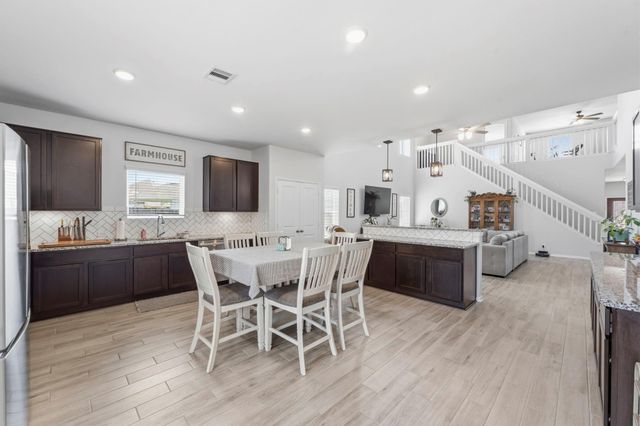 2401 Abbot Brook Drive, Rosharon, TX 77583