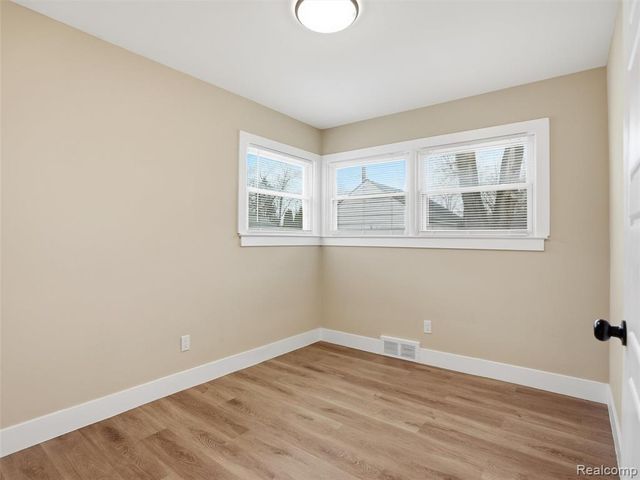 18686 Brady, Redford, MI 48240