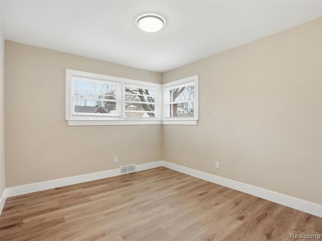 18686 Brady, Redford, MI 48240