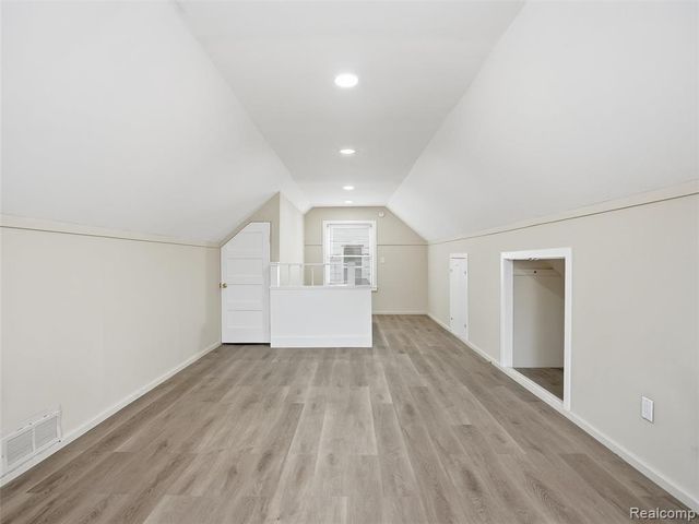 18686 Brady, Redford, MI 48240