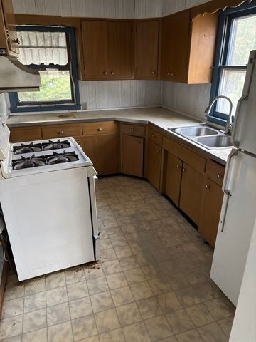 1010 HELEN Avenue, Joliet, IL 60433