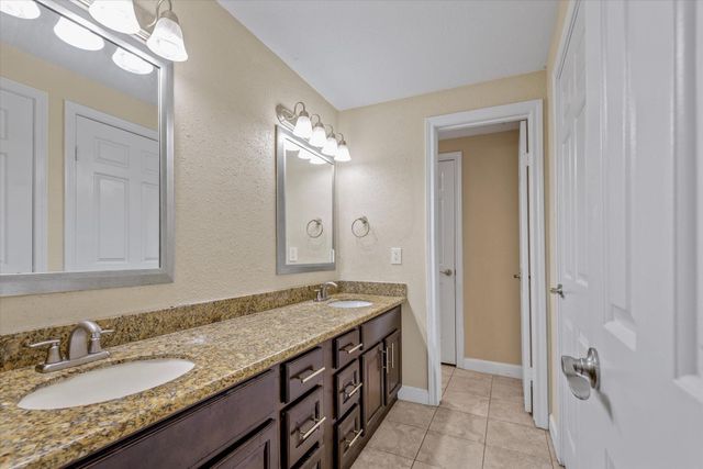 2255 Braeswood Park Drive 146, Houston, TX 77030