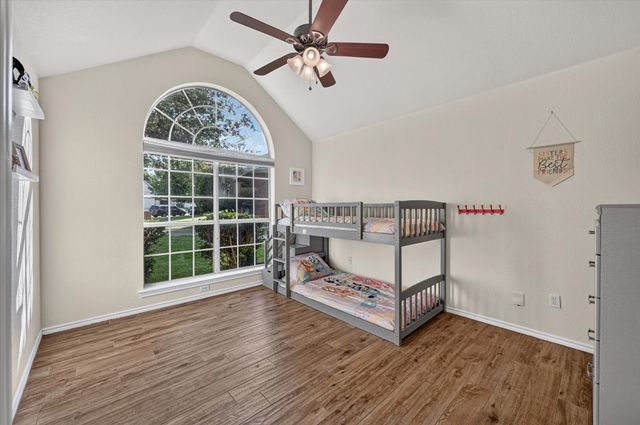 729 Bent Tree Court, Hurst, TX 76054