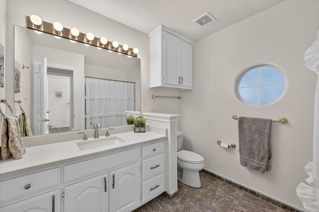 729 Bent Tree Court, Hurst, TX 76054