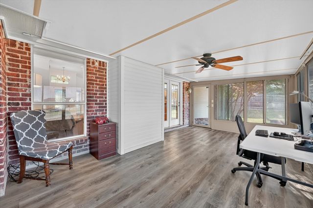 729 Bent Tree Court, Hurst, TX 76054