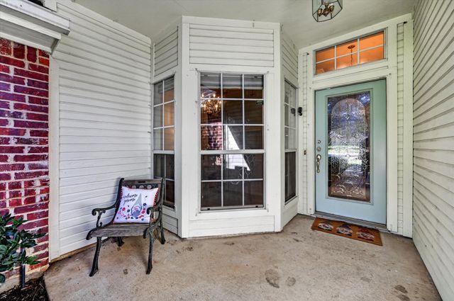 729 Bent Tree Court, Hurst, TX 76054