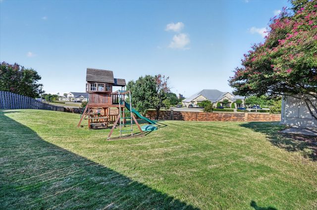 729 Bent Tree Court, Hurst, TX 76054
