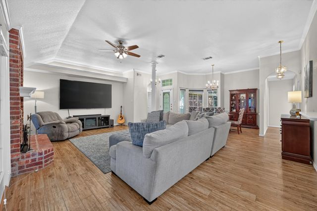 729 Bent Tree Court, Hurst, TX 76054