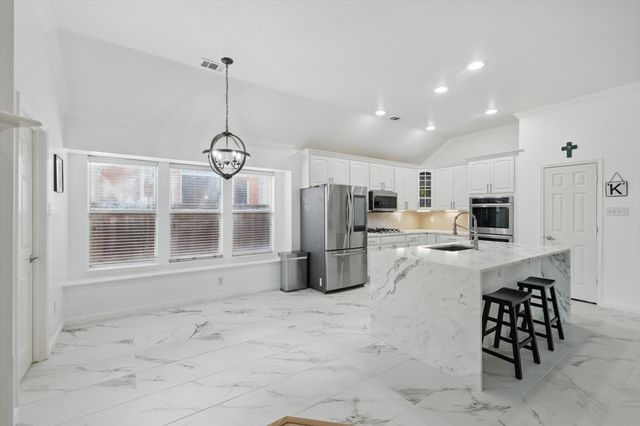 7136 Bryce Canyon Drive, Mckinney, TX 75072