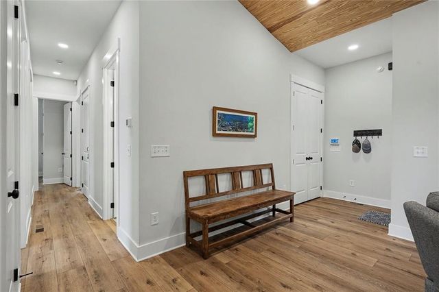 224 Lakeshore Circle SE, Acworth, GA 30101