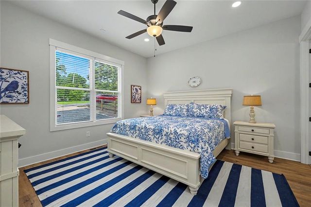 224 Lakeshore Circle SE, Acworth, GA 30101