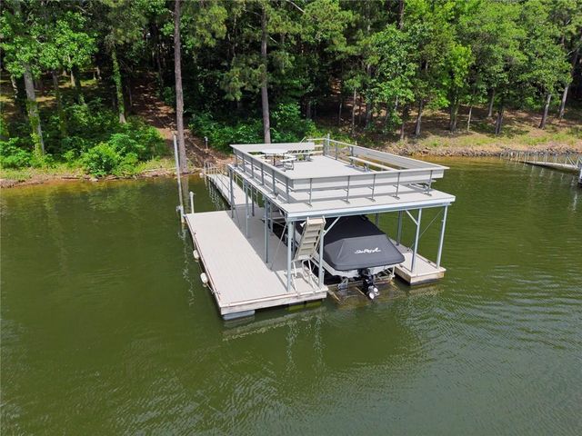 224 Lakeshore Circle SE, Acworth, GA 30101