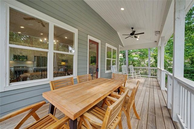 224 Lakeshore Circle SE, Acworth, GA 30101