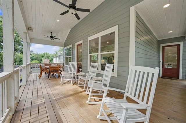 224 Lakeshore Circle SE, Acworth, GA 30101