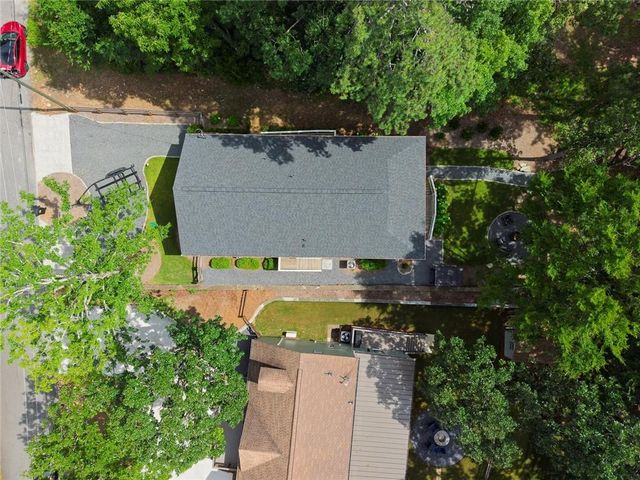 224 Lakeshore Circle SE, Acworth, GA 30101