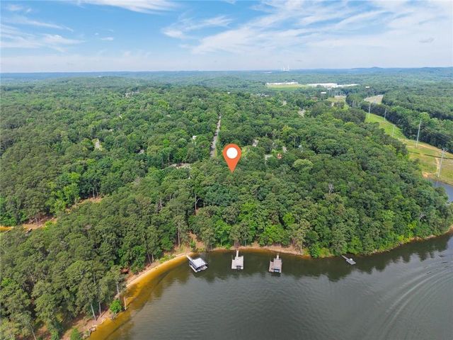 224 Lakeshore Circle SE, Acworth, GA 30101