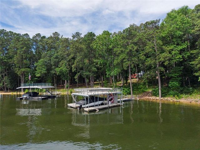 224 Lakeshore Circle SE, Acworth, GA 30101