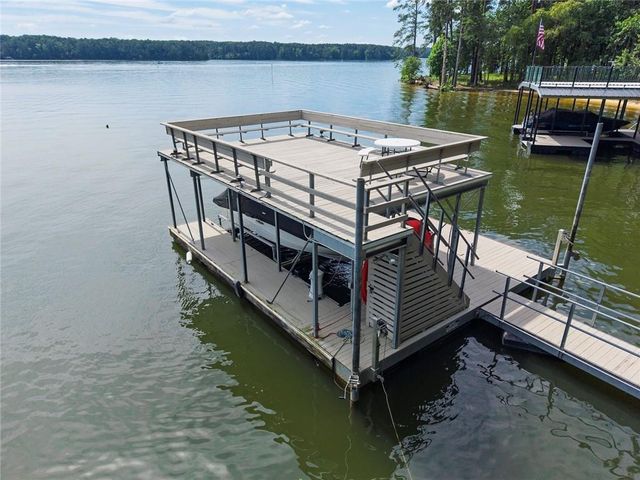 224 Lakeshore Circle SE, Acworth, GA 30101