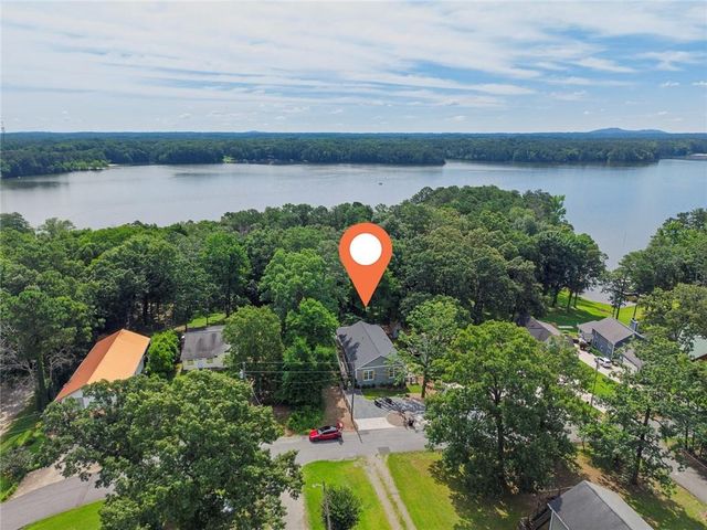 224 Lakeshore Circle SE, Acworth, GA 30101