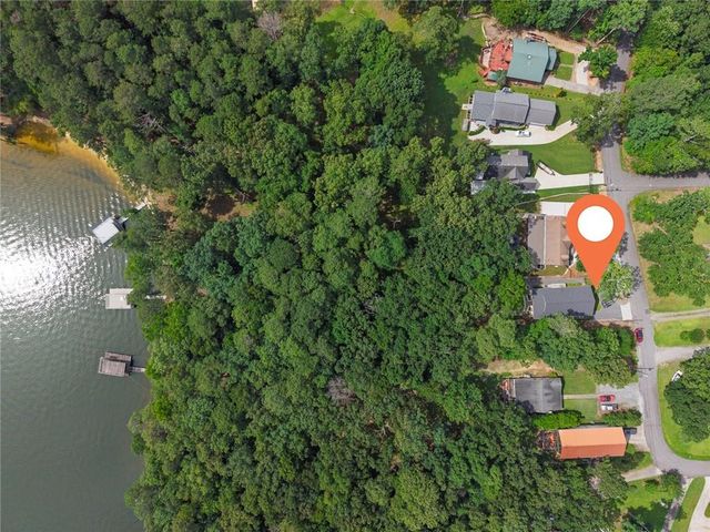 224 Lakeshore Circle SE, Acworth, GA 30101