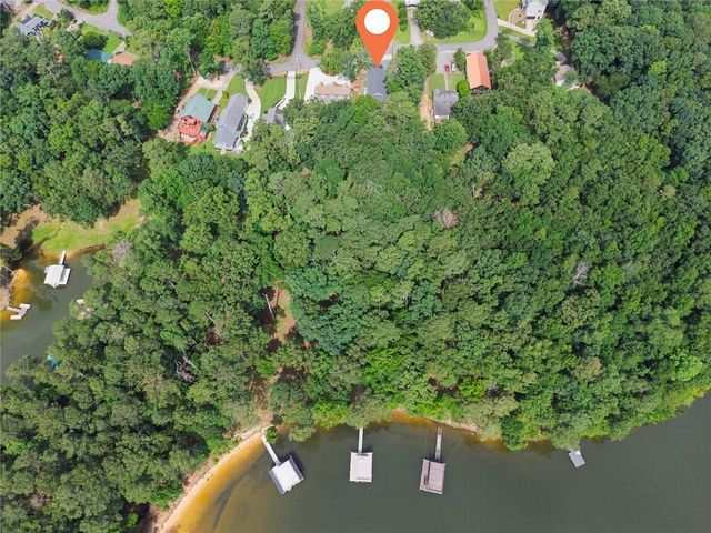 224 Lakeshore Circle SE, Acworth, GA 30101