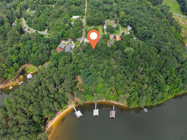 224 Lakeshore Circle SE, Acworth, GA 30101