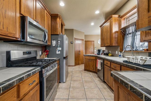 2120 NW 22nd Street, Newcastle, OK 73065