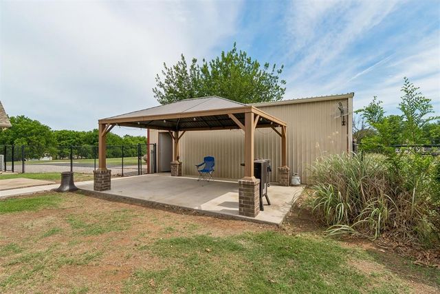 2120 NW 22nd Street, Newcastle, OK 73065
