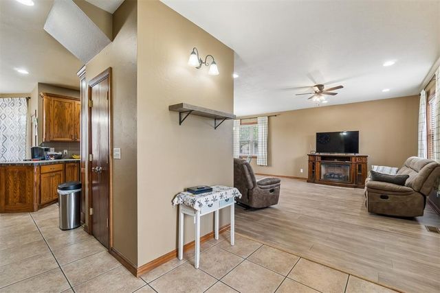 2120 NW 22nd Street, Newcastle, OK 73065